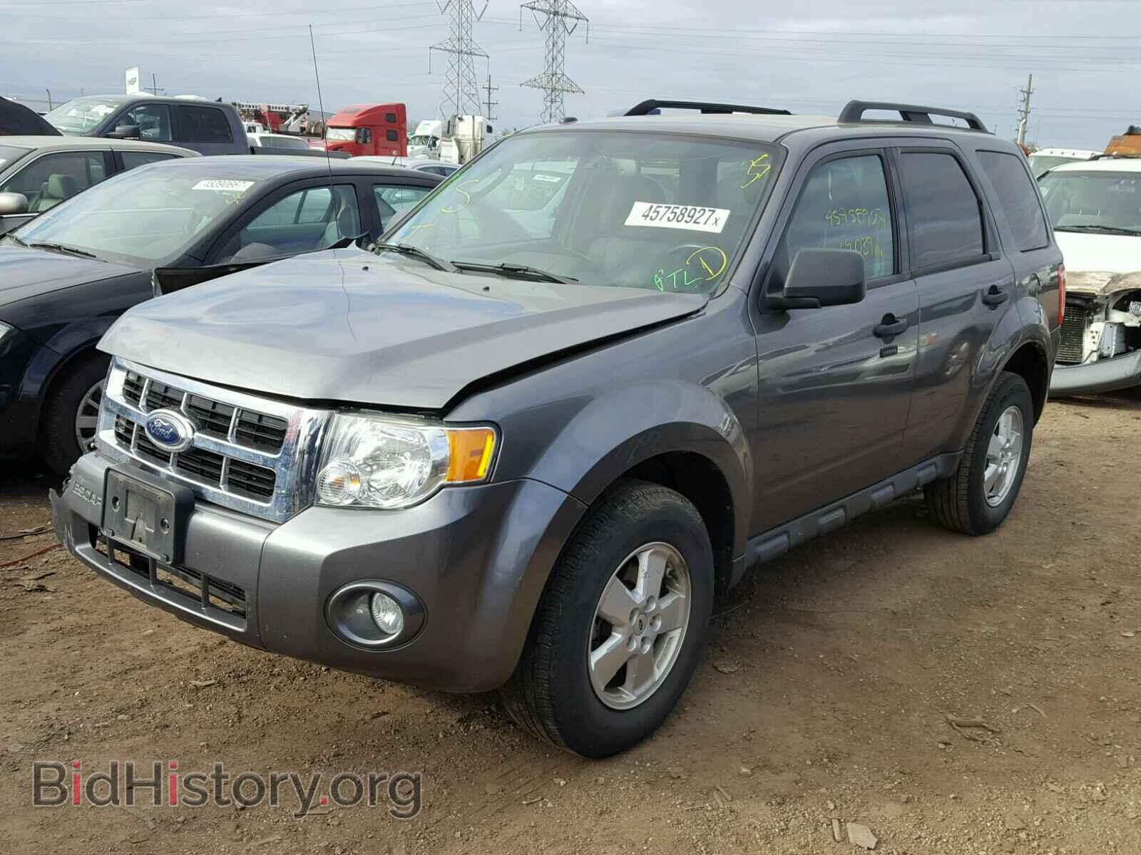 2011 FORD ESCAPE - VIN: 1FMCU0D77BKC49018 - Photo 2