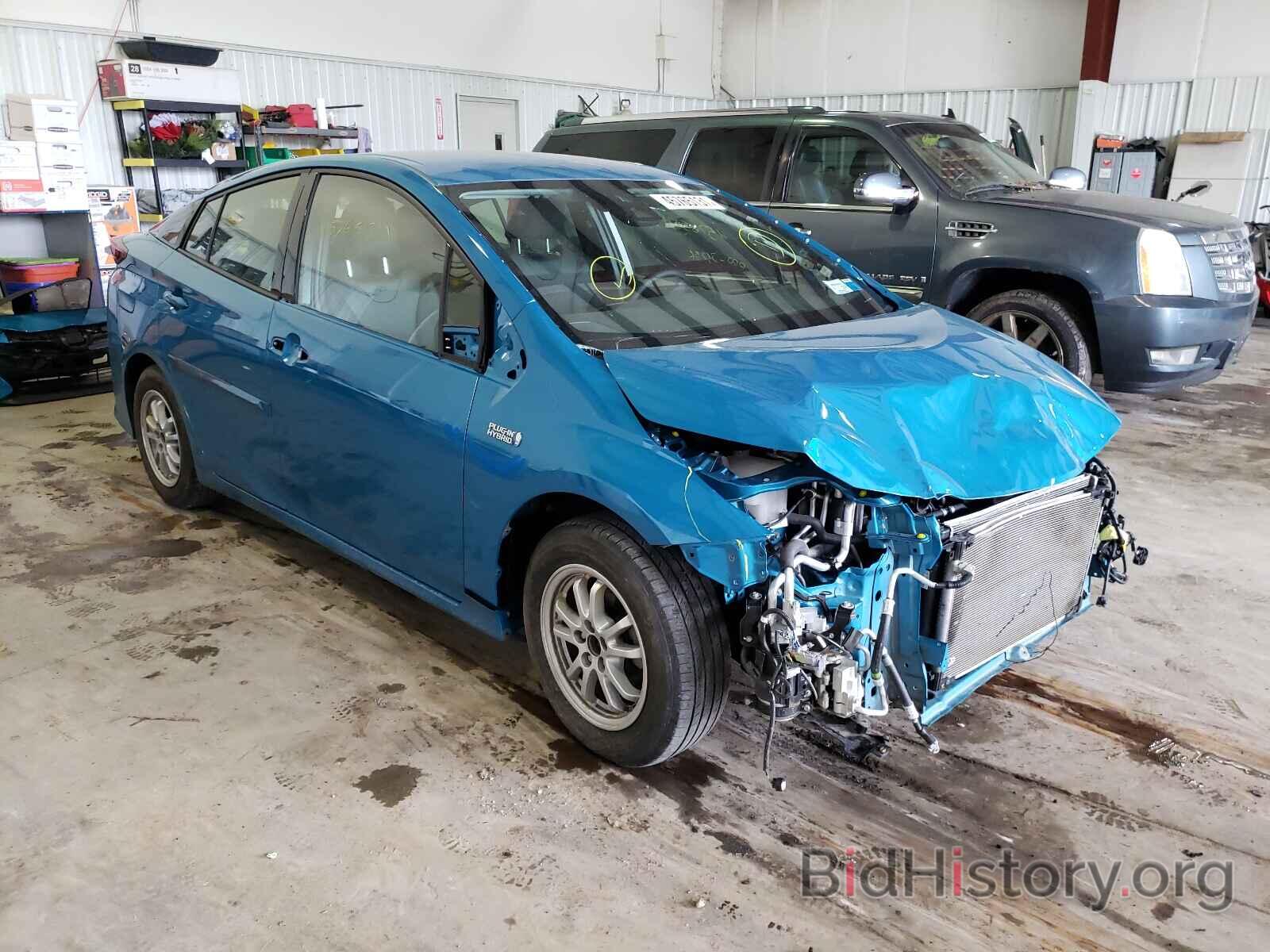 Фотография JTDKARFP5H3023413 - TOYOTA PRIUS 2017