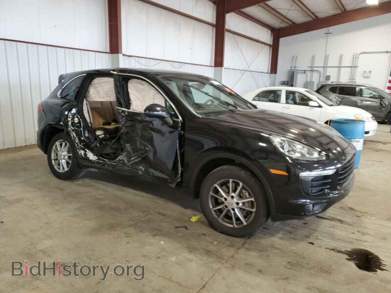 2016 Porsche CAYENNE (VIN WP1AA2A29GLA10840) — photo 4 of 13