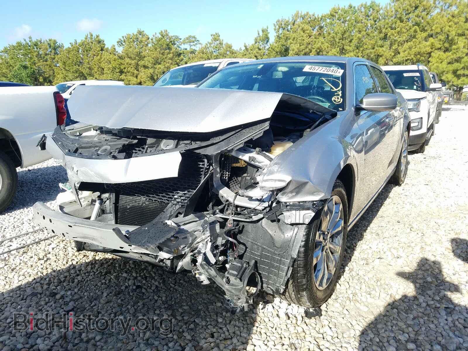 2017 CHRYSLER 300 - VIN: 2C3CCARG2HH571401 - Фото 2
