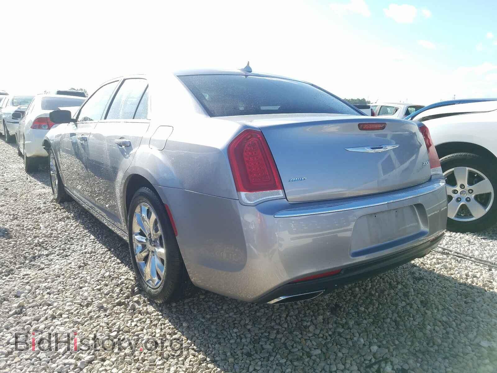 2017 CHRYSLER 300 - VIN: 2C3CCARG2HH571401 - Фото 3
