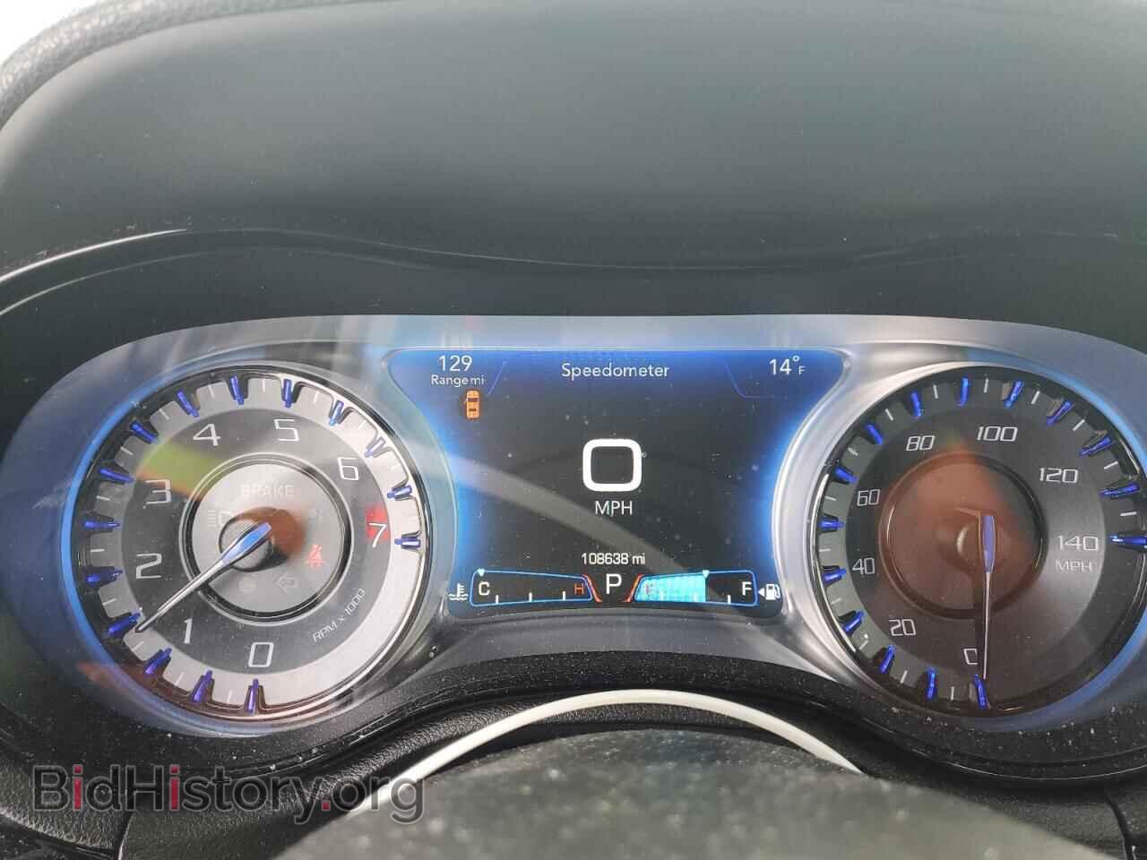 2017 CHRYSLER 300 - VIN: 2C3CCAGG0HH512950 - Фото 9