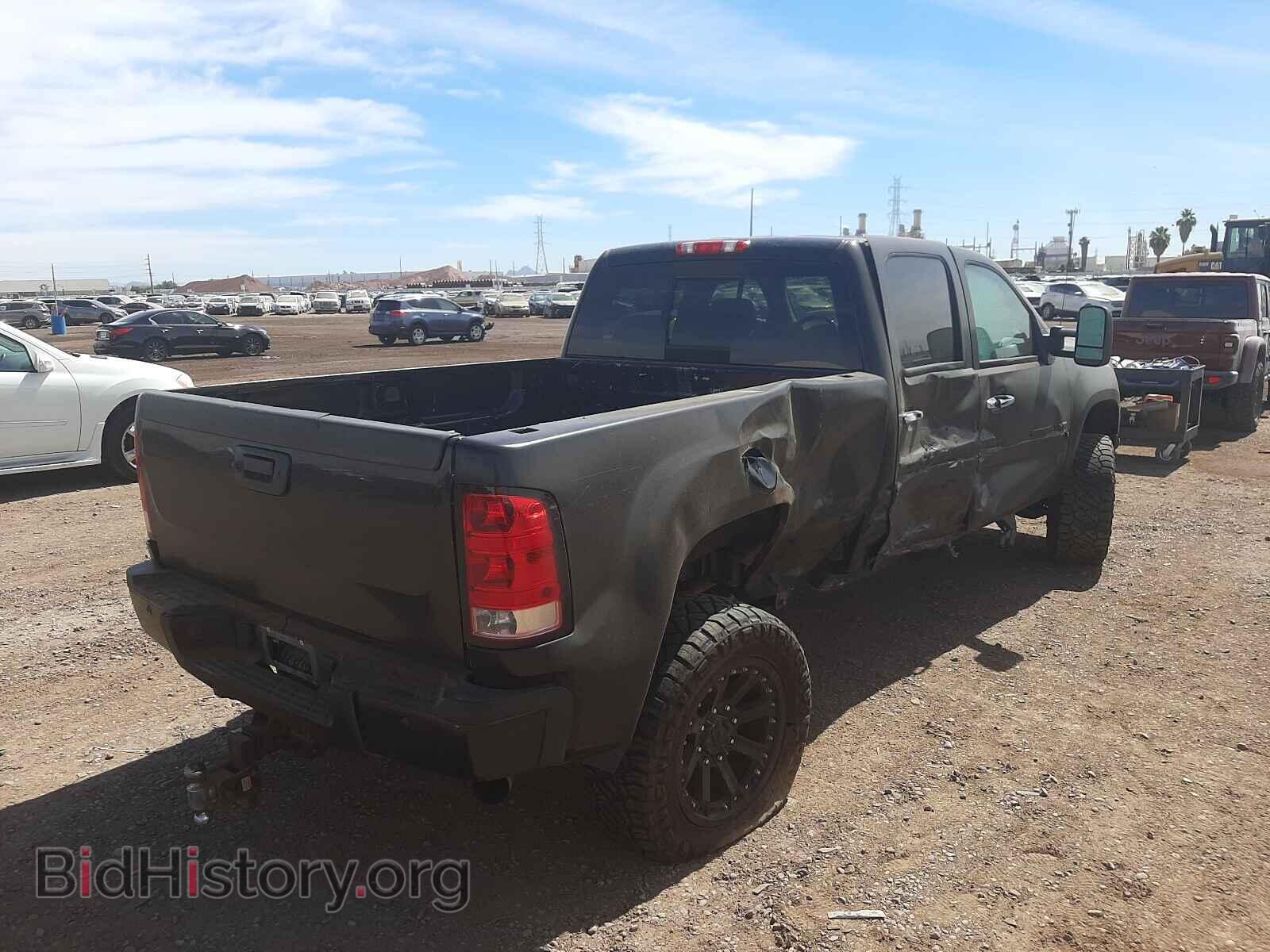2013 GMC SIERRA - VIN: 1GT426E85DF114656 - Фото 4