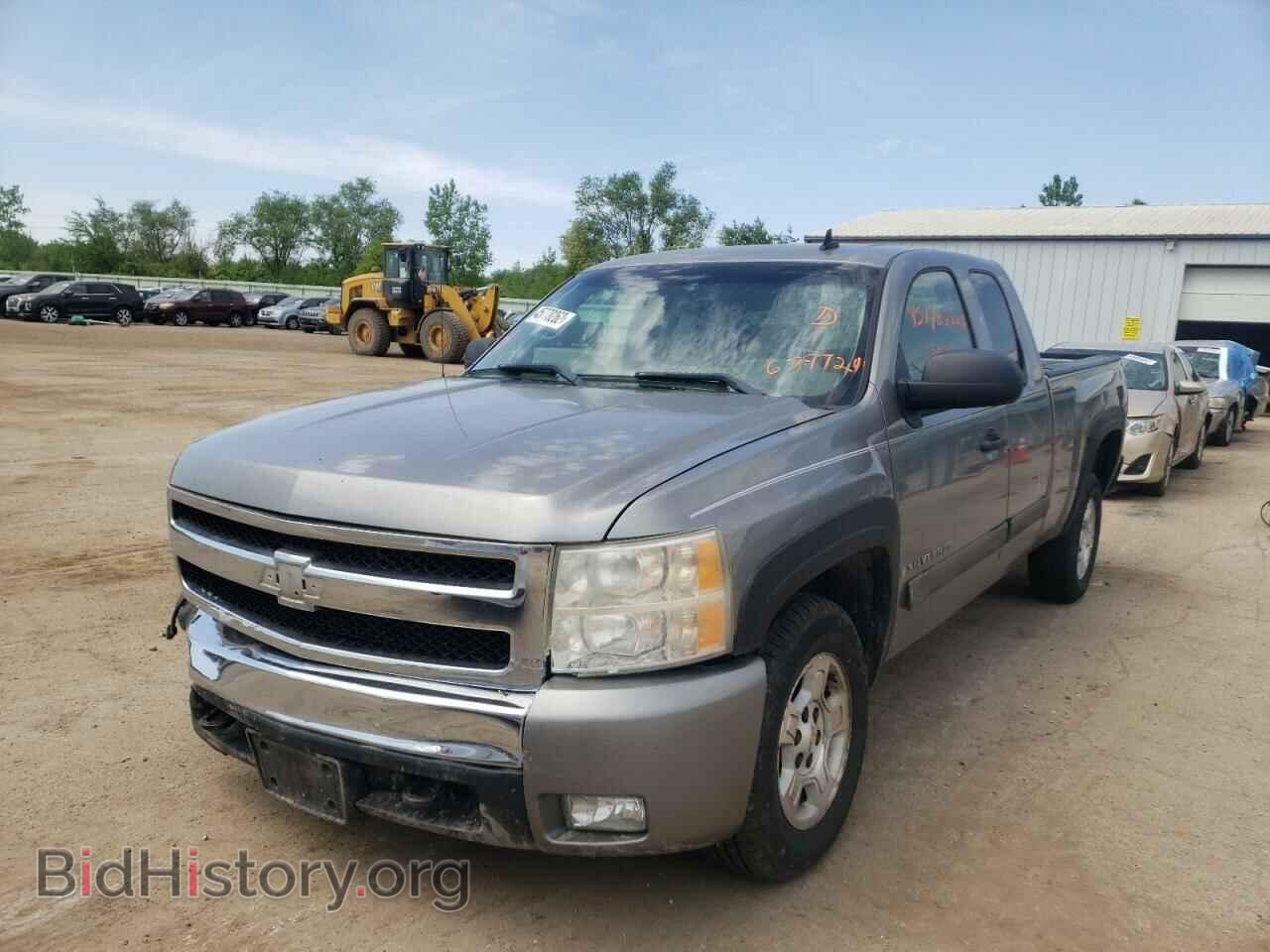 2007 CHEVROLET SILVERADO - VIN: 2GCEC19J871679724 - Фото 2