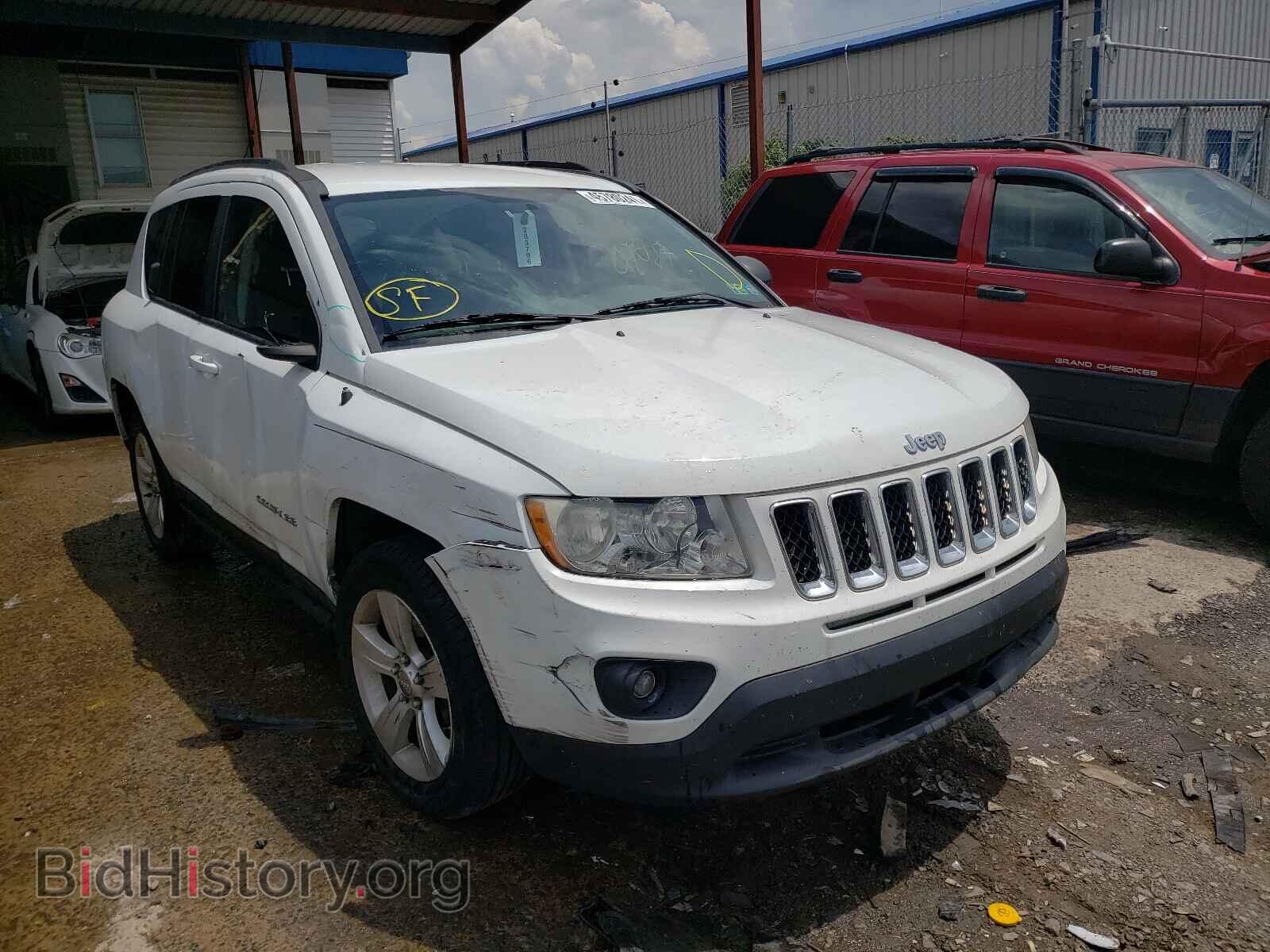 Photo 1J4NF1FB6BD227542 - JEEP COMPASS 2011