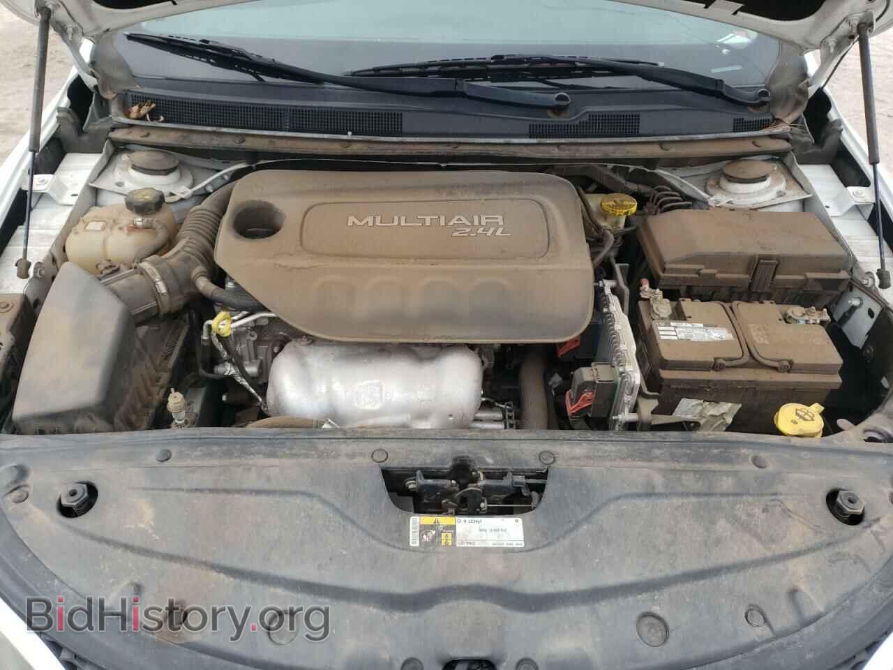 2016 CHRYSLER 200 - VIN: 1C3CCCAB5GN139886 - Фото 11