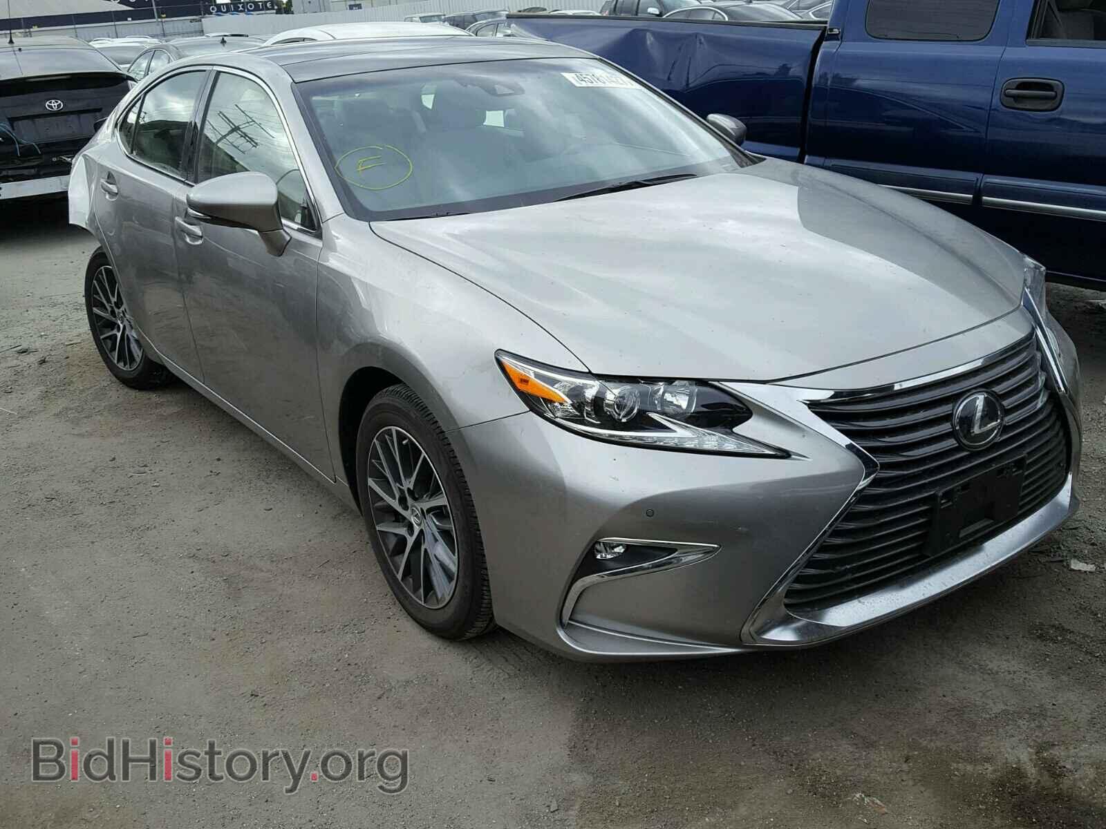 Фотография JTHBK1GG8H2257854 - LEXUS ES350 2017