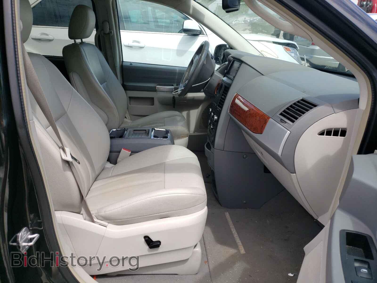 2008 CHRYSLER MINIVAN - VIN: 2A8HR54P78R699313 - Фото 5