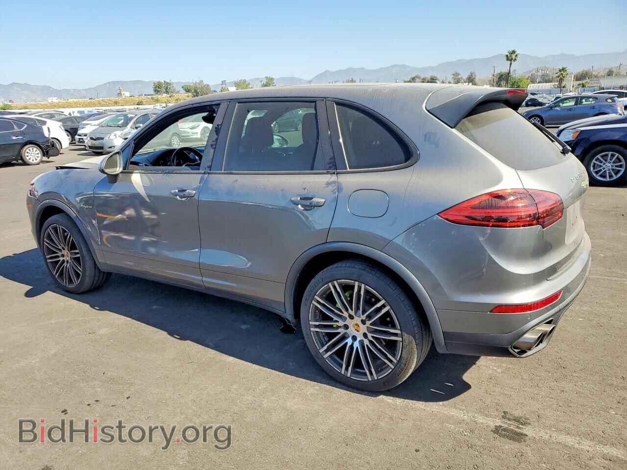 2016 PORSCHE CAYENNE - VIN: WP1AE2A25GLA61725 - Фото 2