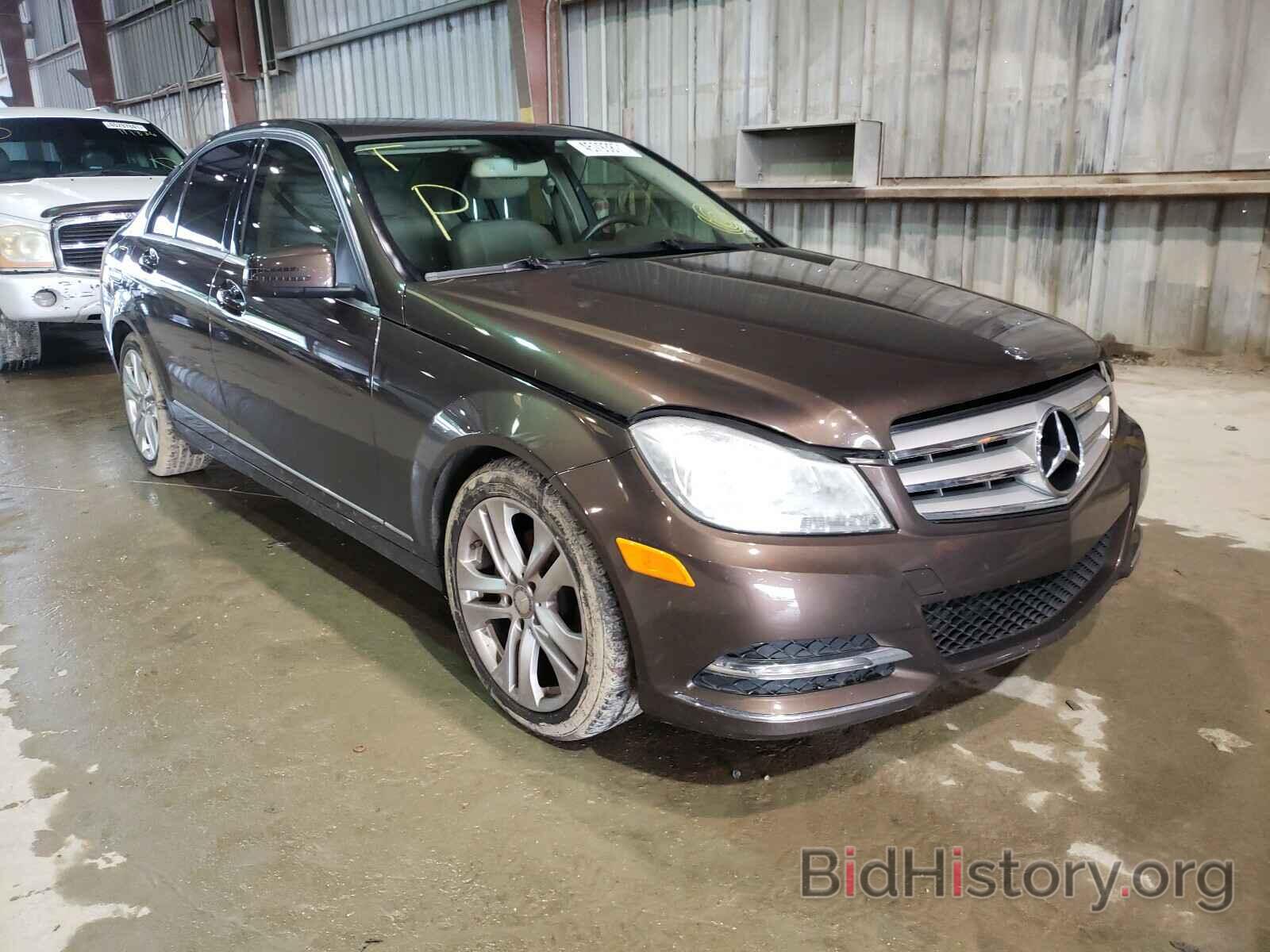 Photo WDDGF4HB5DA753975 - MERCEDES-BENZ C-CLASS 2013