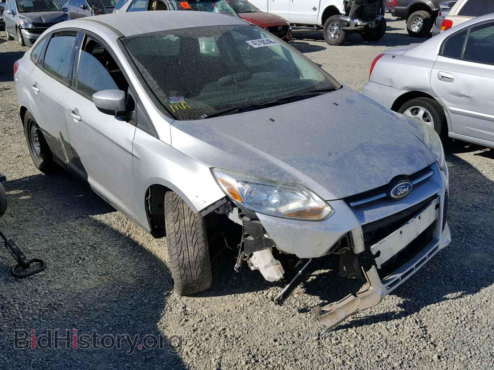 Photo 1FAHP3F28CL185609 - FORD FOCUS 2012