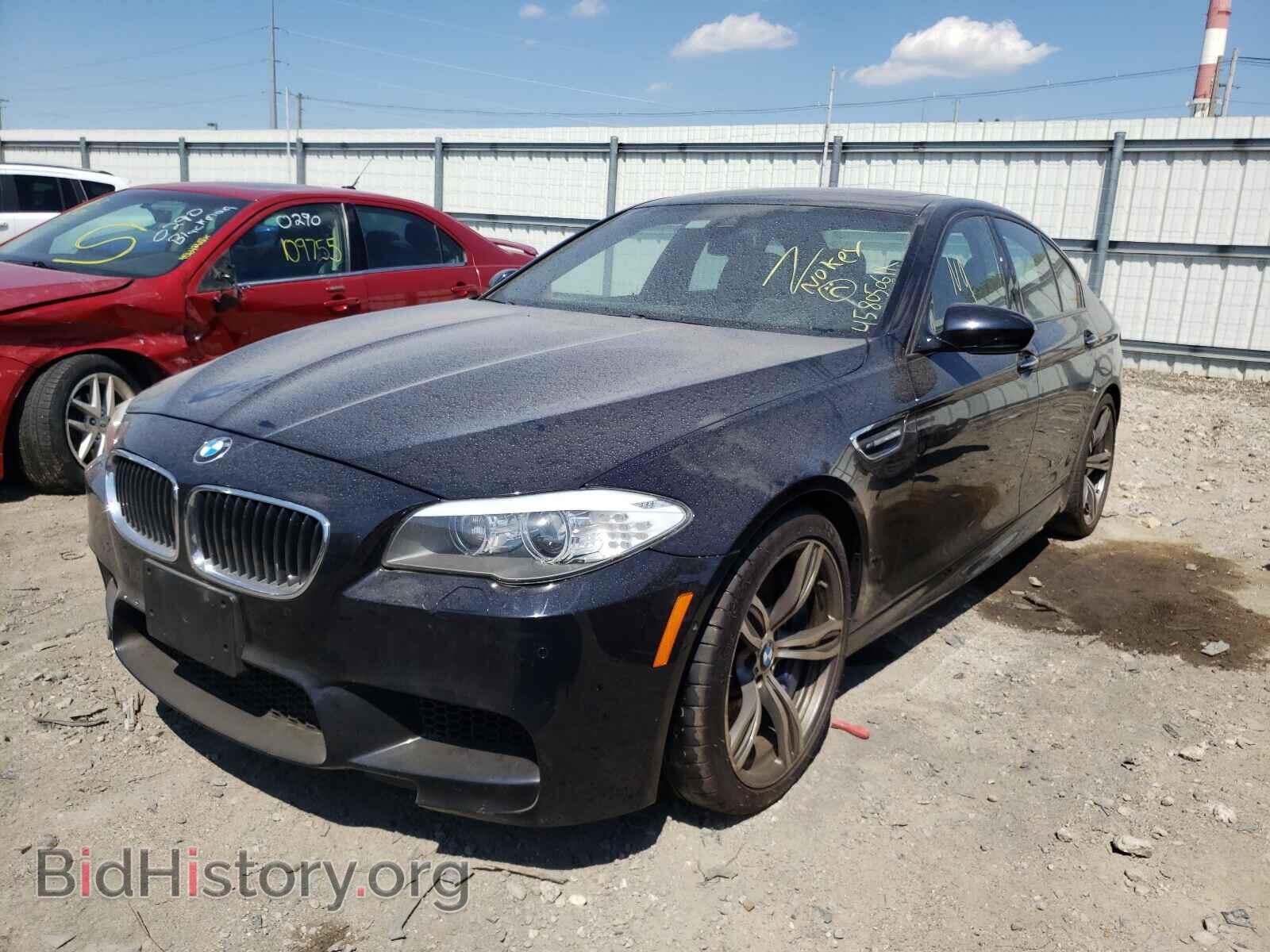 2013 BMW M5 - VIN: WBSFV9C57DC773312 - Фото 2