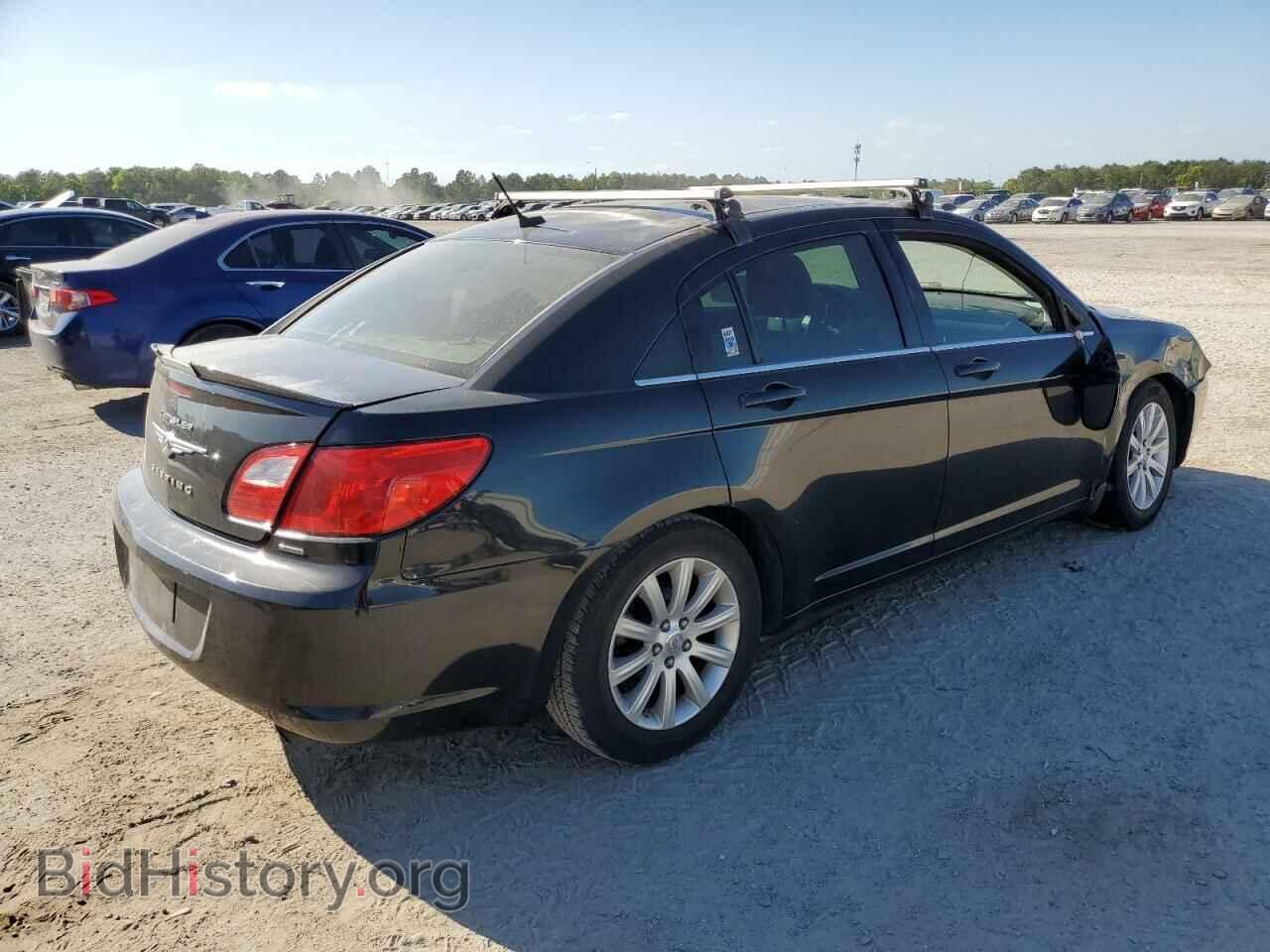 2010 CHRYSLER SEBRING - VIN: 1C3CC5FB9AN133696 - Фото 3