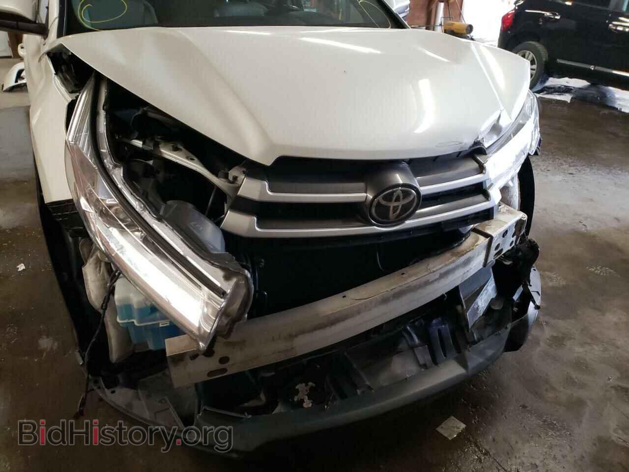 2017 TOYOTA HIGHLANDER - VIN: 5TDJZRFH3HS511237 - Фото 9
