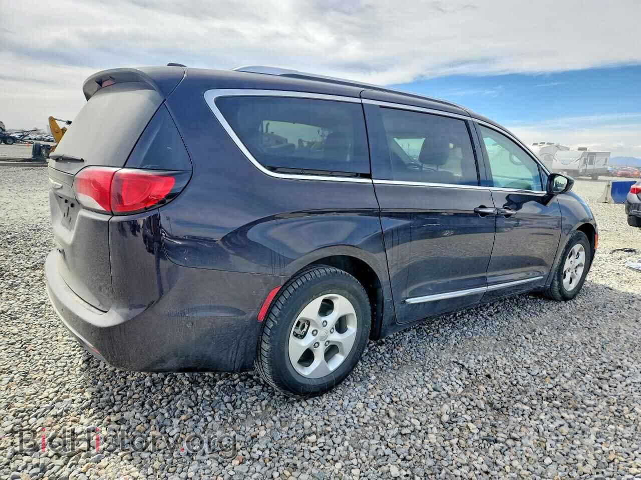 2017 CHRYSLER PACIFICA - VIN: 2C4RC1EG6HR525561 - Фото 3