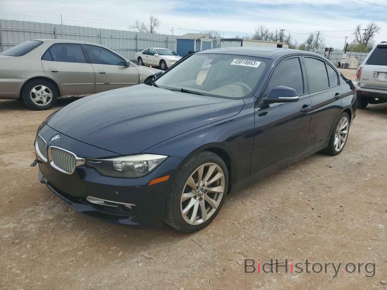 Photo WBA3A5C53CF348128 - BMW 3 SERIES 2012