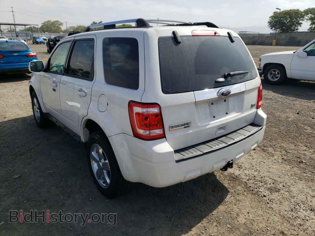 2011 FORD ESCAPE - VIN: 1FMCU0EG4BKC52117 - Фото 3