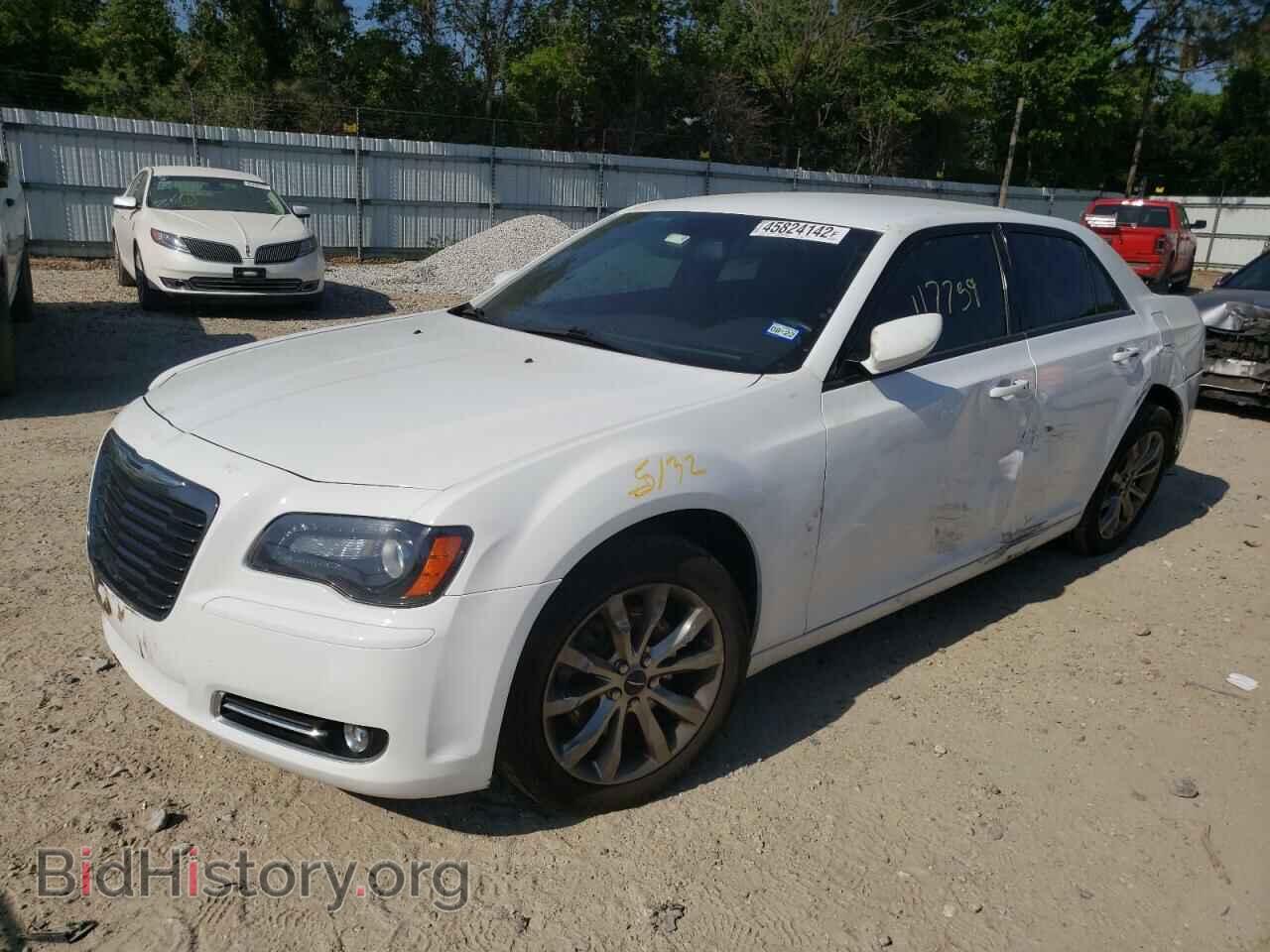 2014 CHRYSLER 300 - VIN: 2C3CCAGG8EH297409 - Фото 2