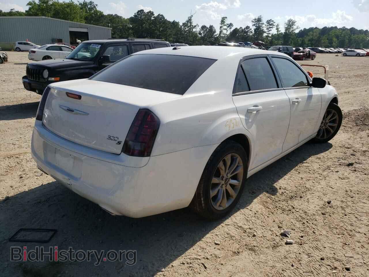 2014 CHRYSLER 300 - VIN: 2C3CCAGG8EH297409 - Фото 4