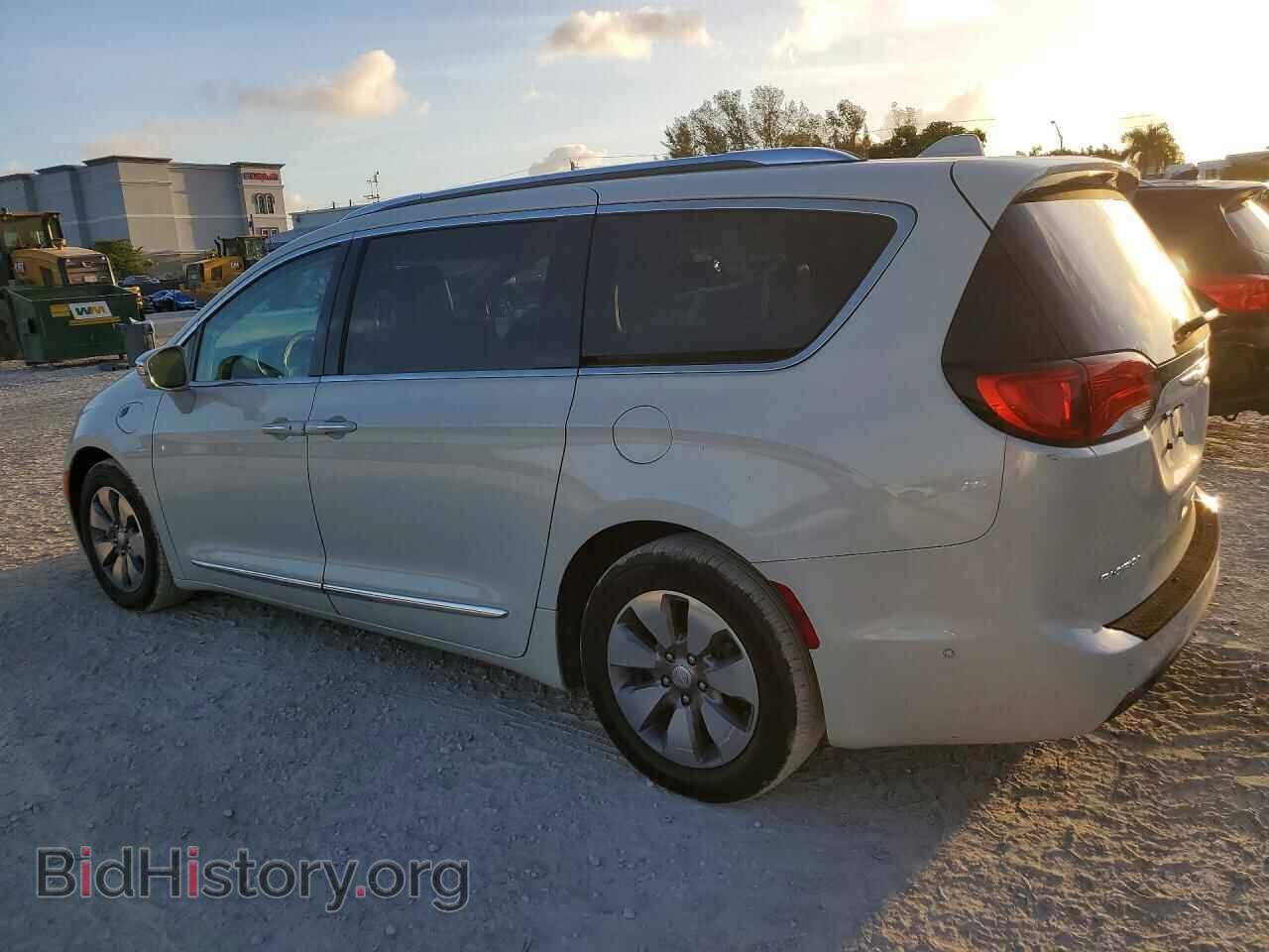 2017 CHRYSLER PACIFICA - VIN: 2C4RC1N74HR689505 - Photo 2