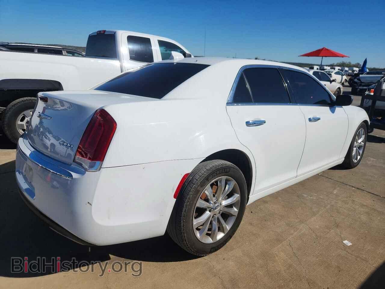 2019 CHRYSLER 300 - VIN: 2C3CCAKG9KH534346 - Фото 3