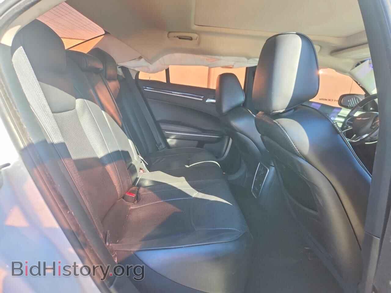2019 CHRYSLER 300 - VIN: 2C3CCAKG9KH534346 - Фото 10