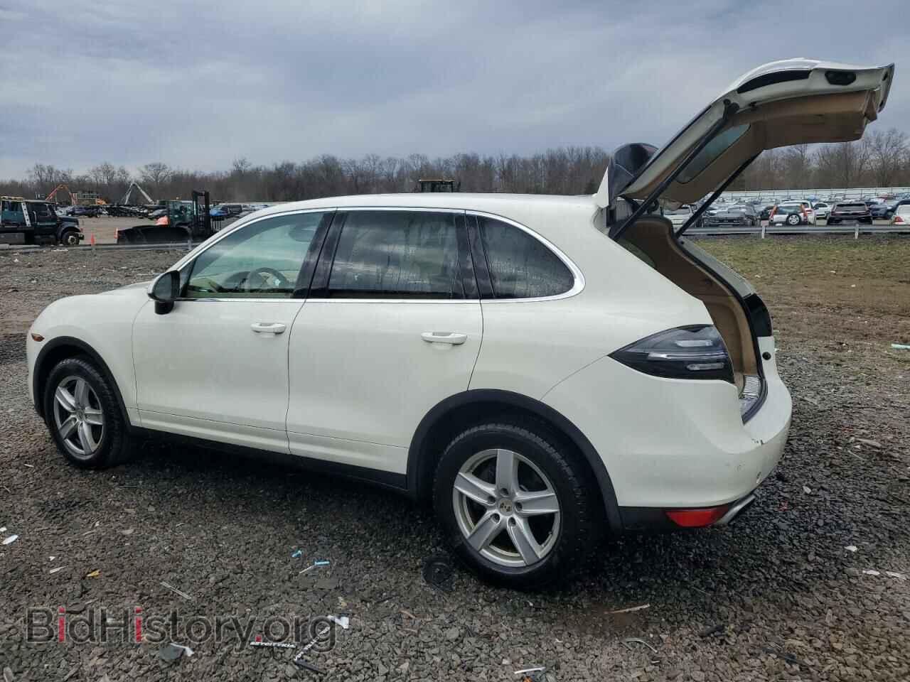 2011 PORSCHE CAYENNE - VIN: WP1AA2A20BLA02487 - Photo 2