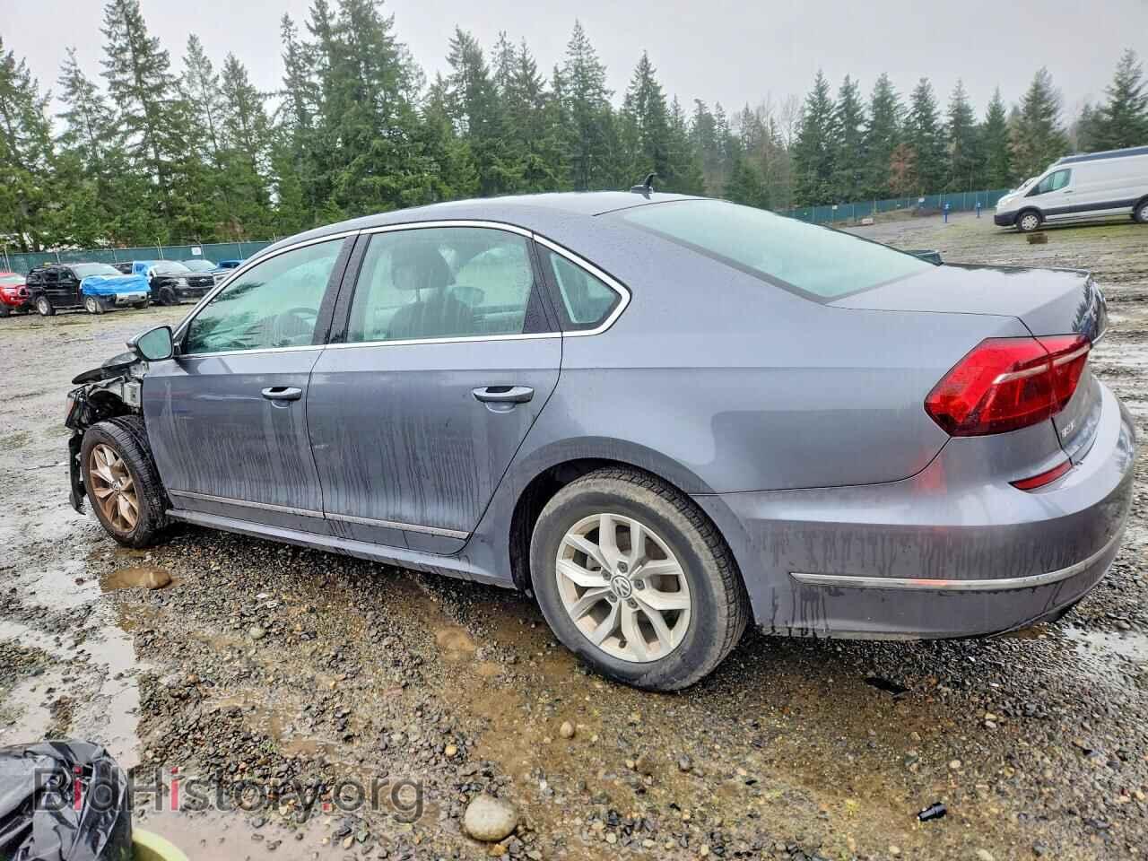 2017 VOLKSWAGEN PASSAT - VIN: 1VWAT7A3XHC077995 - Фото 2