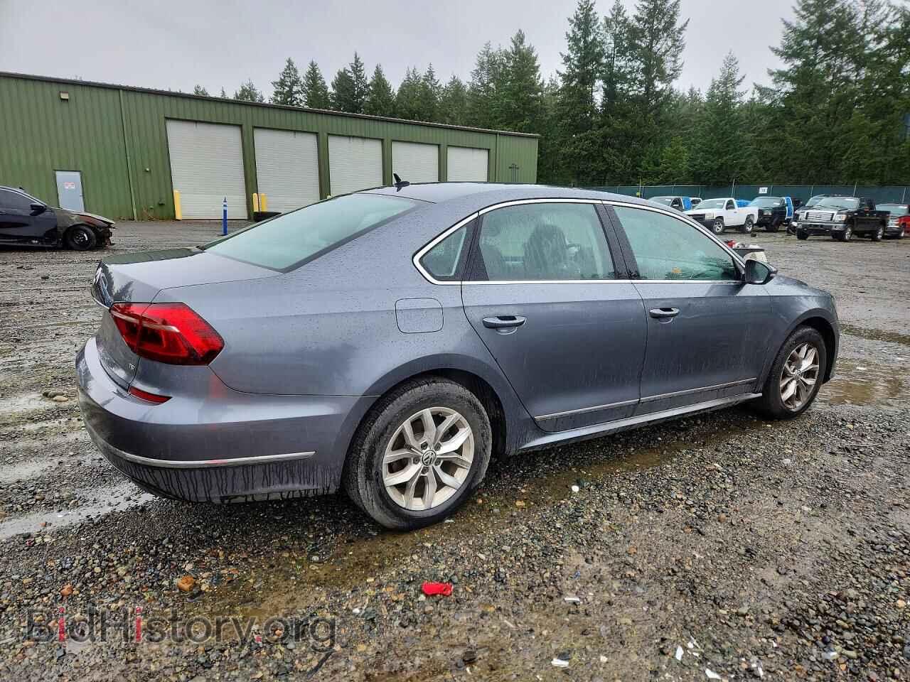 2017 VOLKSWAGEN PASSAT - VIN: 1VWAT7A3XHC077995 - Фото 3