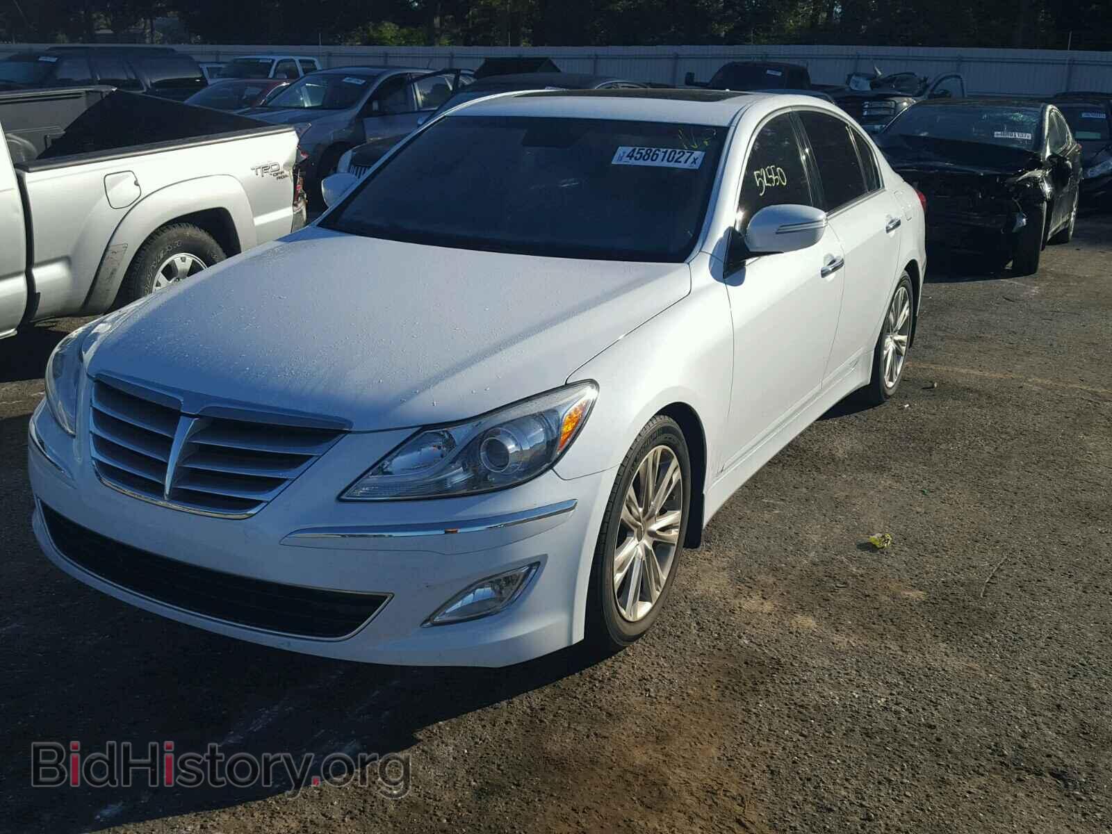 2013 HYUNDAI GENESIS - VIN: KMHGC4DD2DU257584 - Фото 2