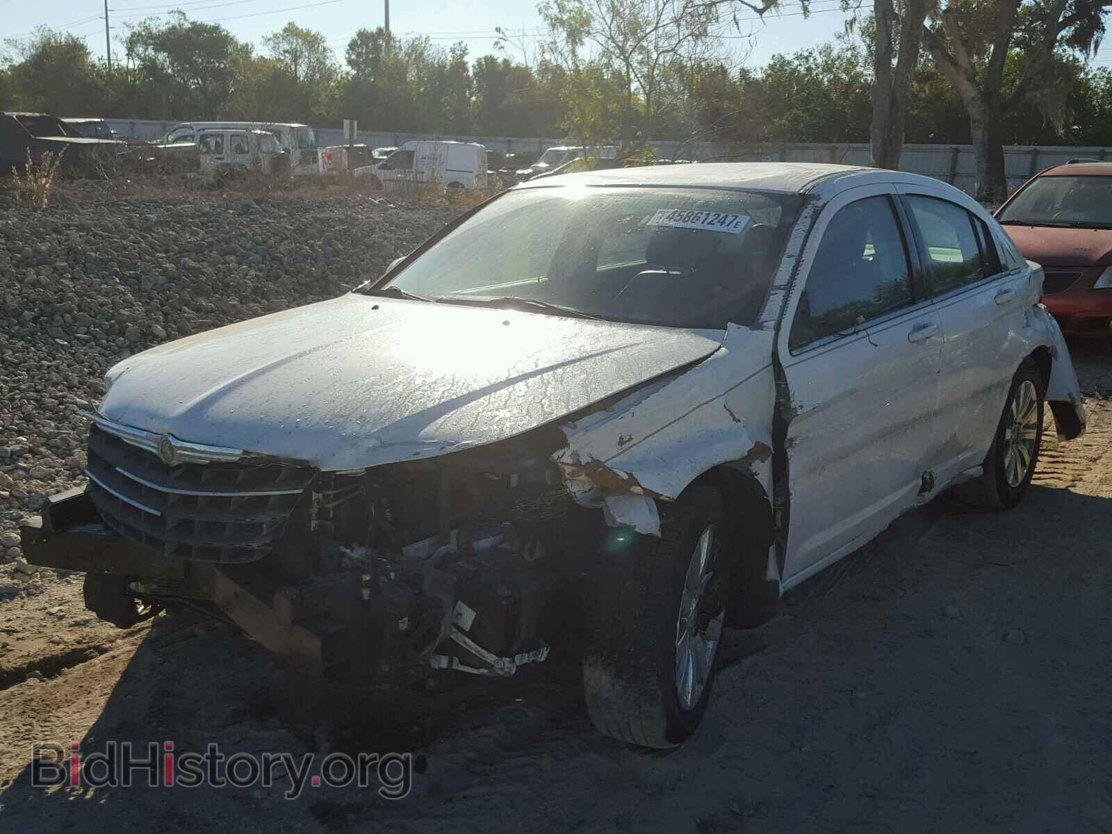 2010 CHRYSLER SEBRING - VIN: 1C3CC5FB8AN141305 - Фото 2