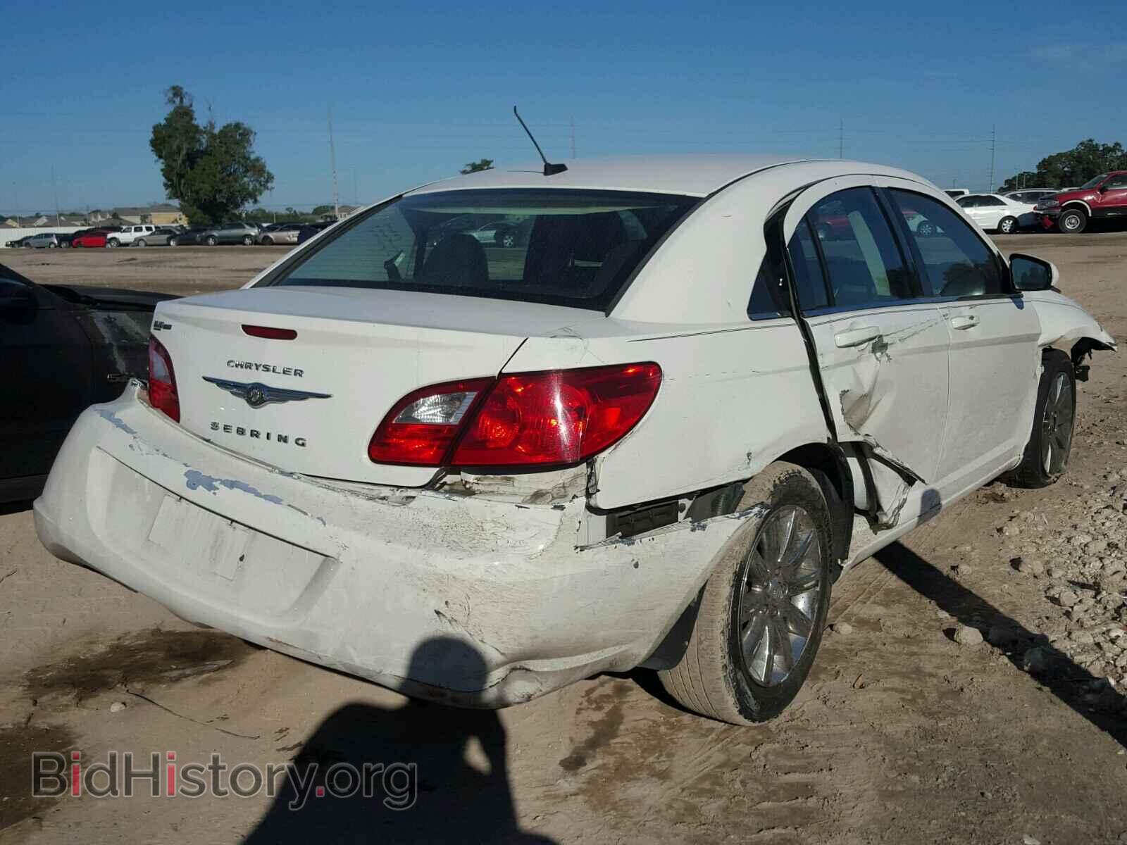 2010 CHRYSLER SEBRING - VIN: 1C3CC5FB8AN141305 - Фото 4