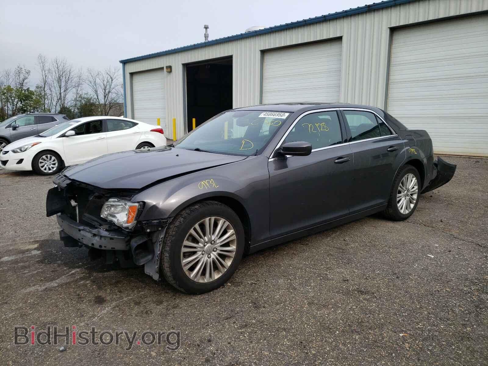 2014 CHRYSLER 300 - VIN: 2C3CCARG0EH297689 - Фото 2