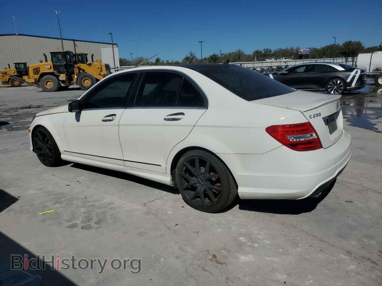 2014 MERCEDES-BENZ C-CLASS - VIN: WDDGF4HB7EA945626 - Фото 2