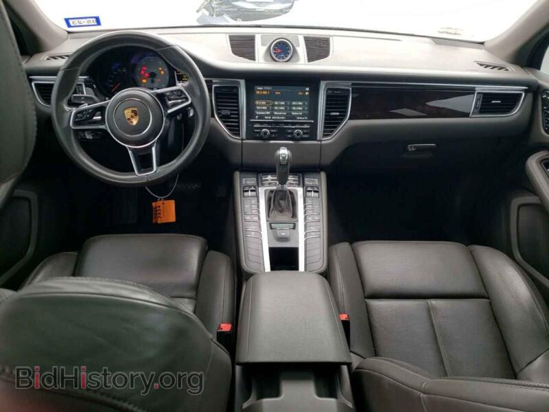 2016 Porsche MACAN (VIN WP1AB2A52GLB58626) — photo 8 of 12