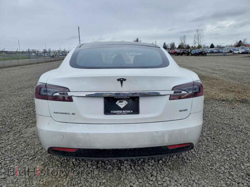 2016 Tesla MODEL S (VIN 5YJSA1E29GF143885) — фото 6 из 12