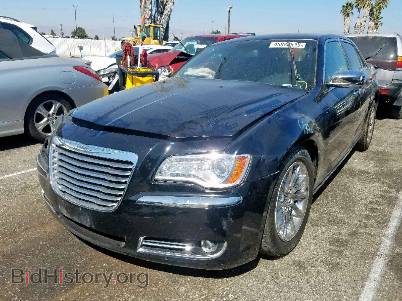 2014 CHRYSLER 300 - VIN: 2C3CCAET3EH117981 - Фото 2