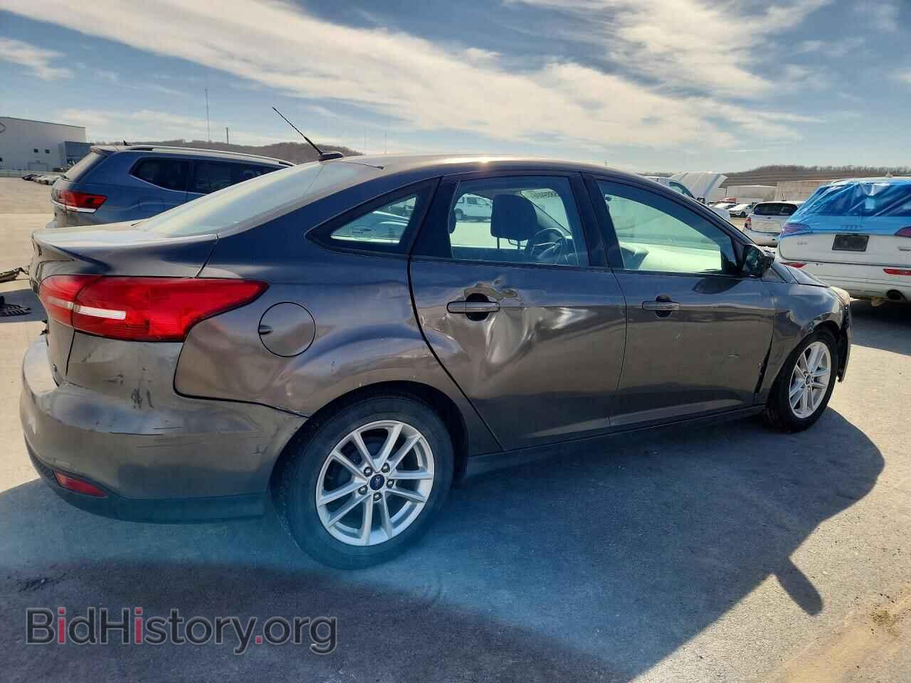 2017 FORD FOCUS - VIN: 1FADP3F2XHL202142 - Фото 3