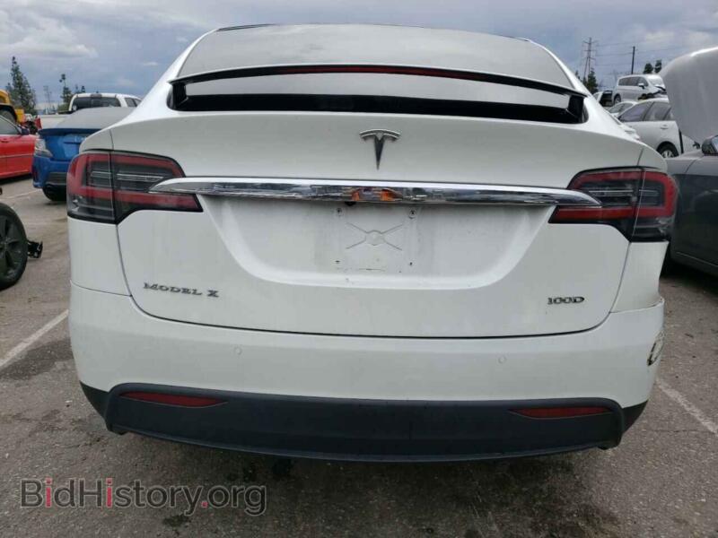 2017 Tesla MODEL X (VIN 5YJXCAE28HF078884) — photo 6 of 12