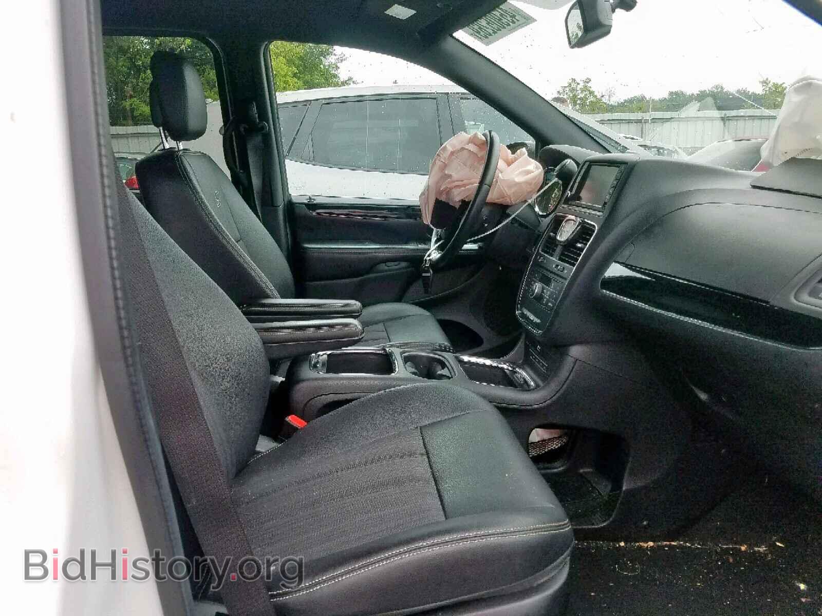 2016 CHRYSLER TOWN & COU - VIN: 2C4RC1HG5GR199374 - Фото 5