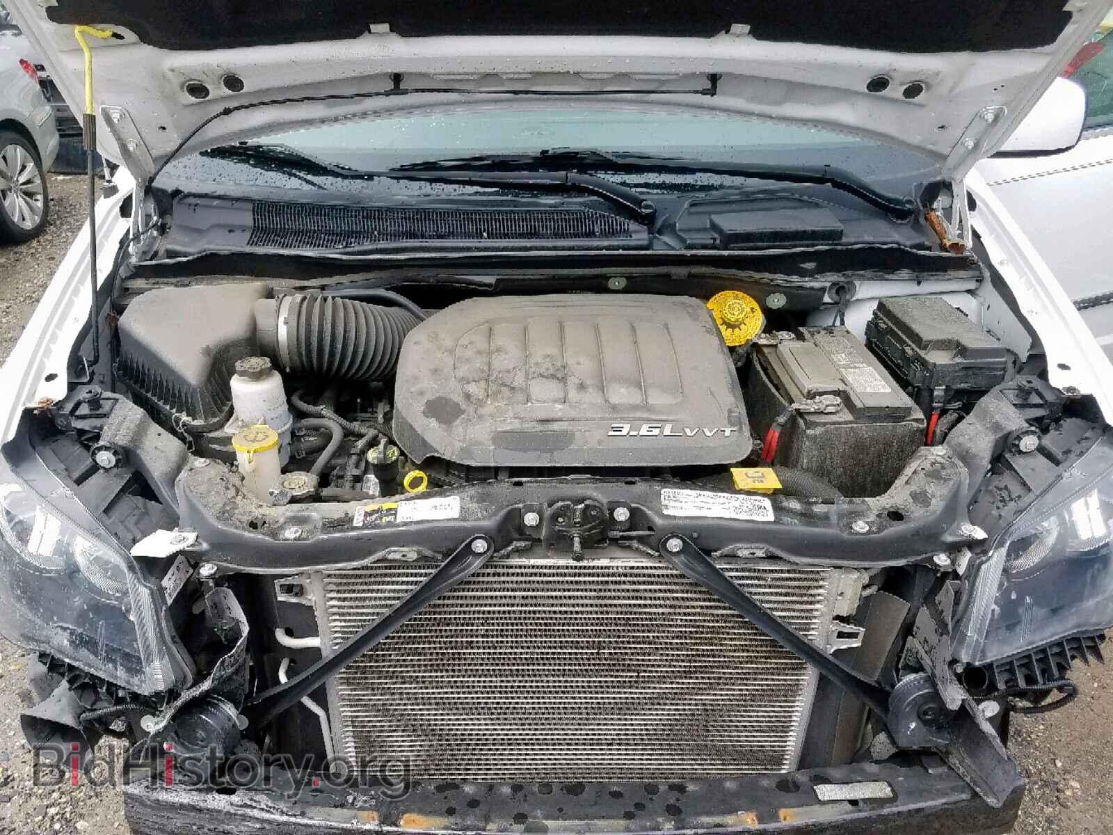 2016 CHRYSLER TOWN & COU - VIN: 2C4RC1HG5GR199374 - Фото 7