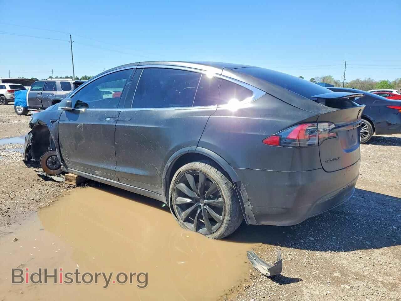 2017 TESLA MODEL X - VIN: 5YJXCDE23HF061363 - Фото 2