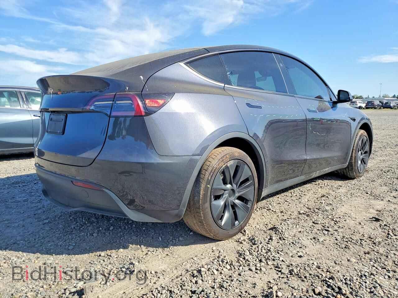 2024 TESLA MODEL Y - VIN: 7SAYGDEDXRF166321 - Photo 3
