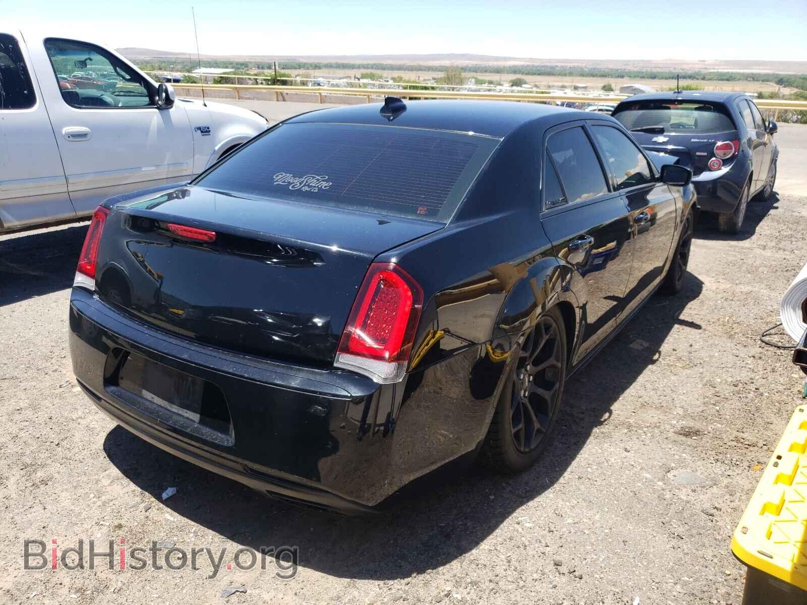 2019 CHRYSLER 300 - VIN: 2C3CCAAG8KH610091 - Фото 4