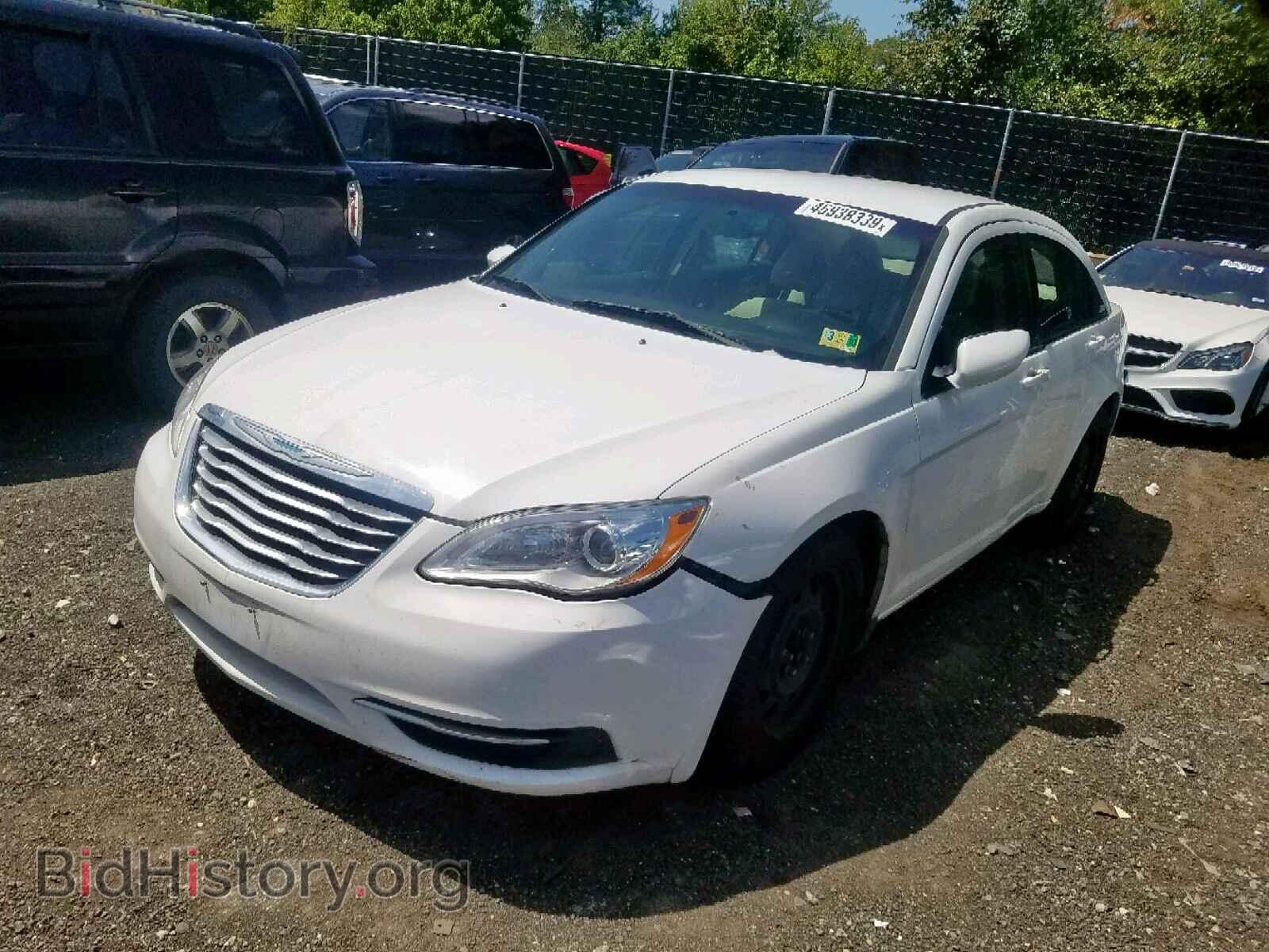 2012 CHRYSLER 200 - VIN: 1C3CCBAB8CN319223 - Фото 2