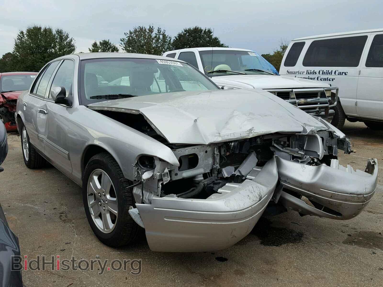 Photo 2FABP7EV2BX152678 - FORD CROWN VIC 2011
