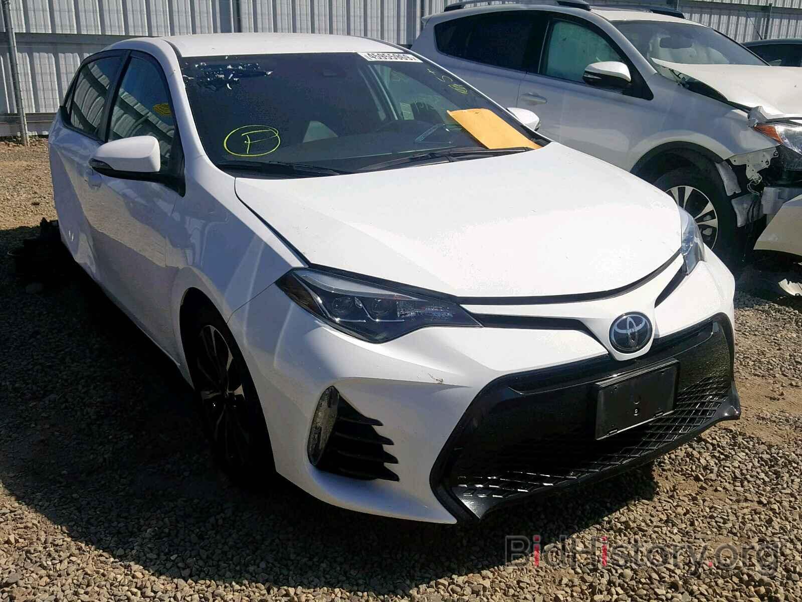 Photo 5YFBURHE1HP573170 - TOYOTA COROLLA 2017