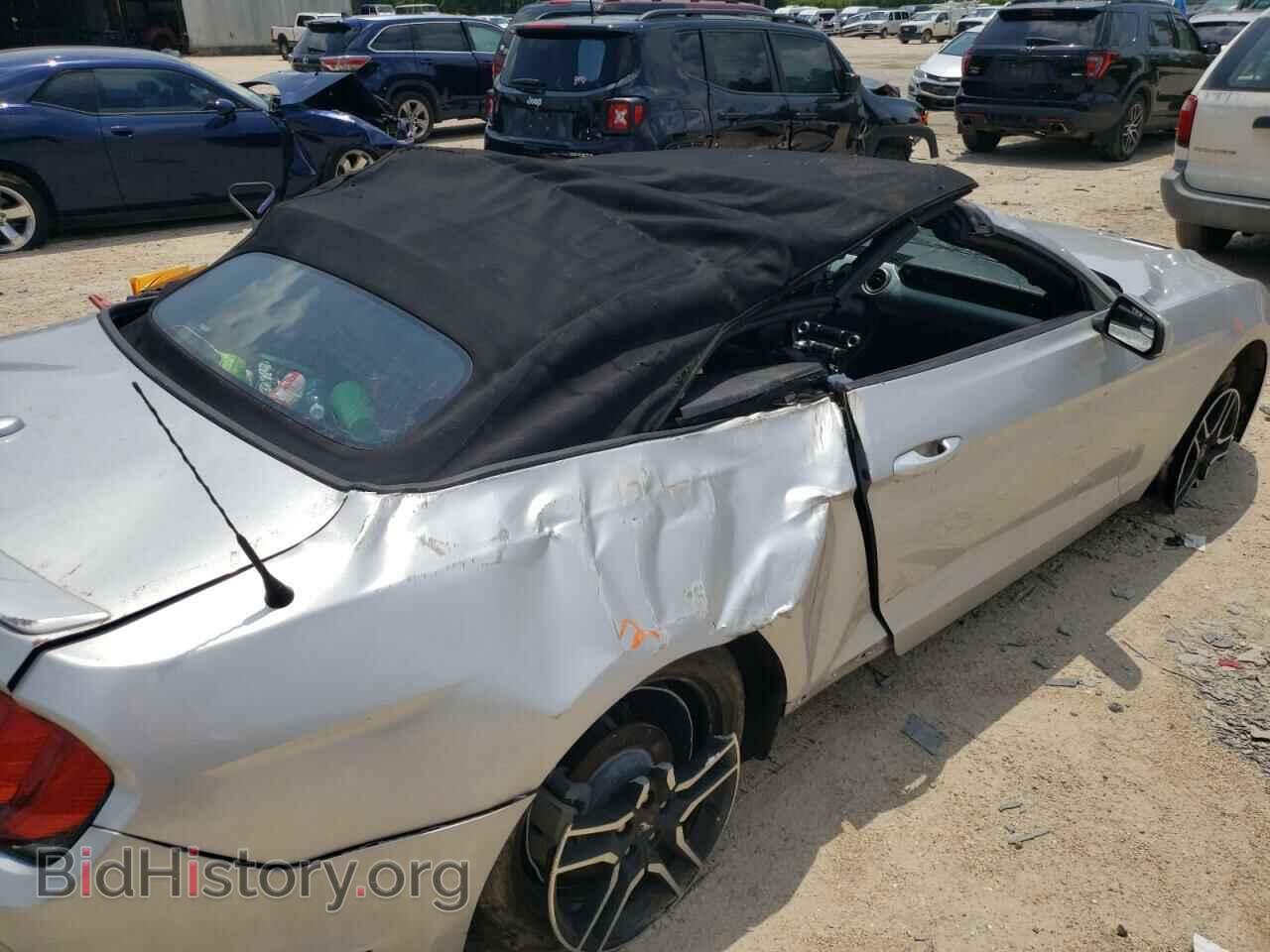 2018 FORD MUSTANG - VIN: 1FATP8UH6J5114957 - Фото 9