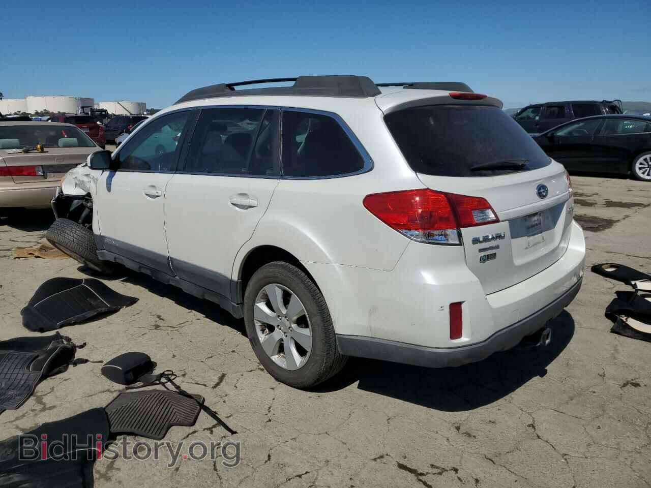2010 SUBARU OUTBACK - VIN: 4S4BRBCC8A3382614 - Photo 2