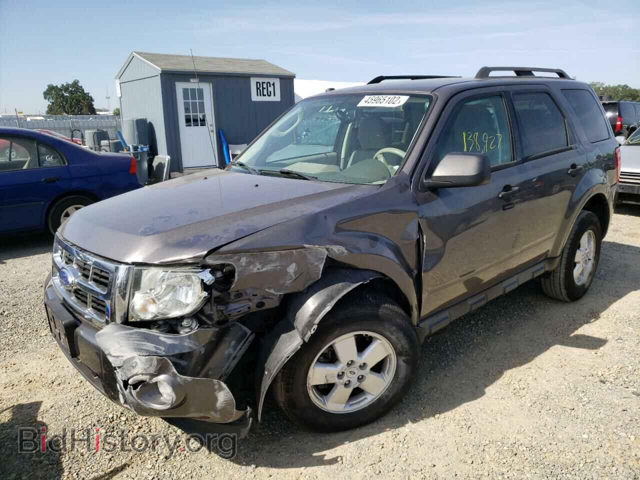 2011 FORD ESCAPE - VIN: 1FMCU0D77BKC10896 - Фото 2